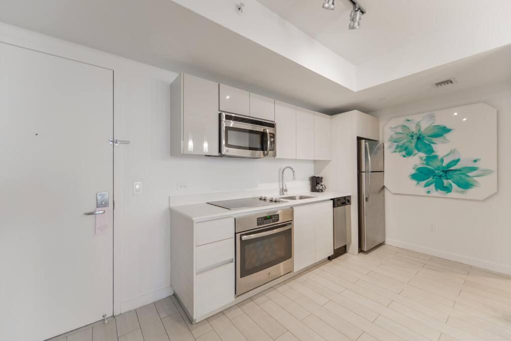 Cozy 1Br Condo Beachwalk Resort Hallandale Beach Exterior foto
